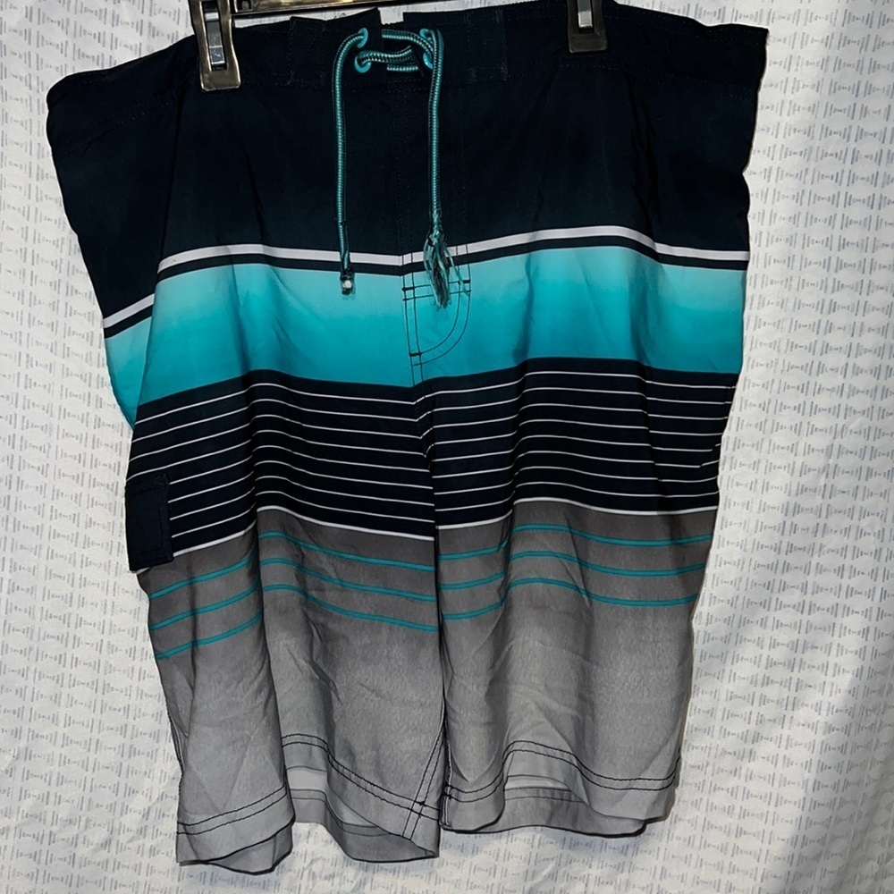 Men’s swim shorts